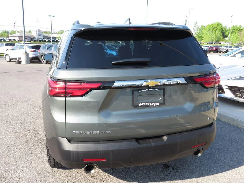 Used 2023 Silver Sage Chevrolet LT image 14