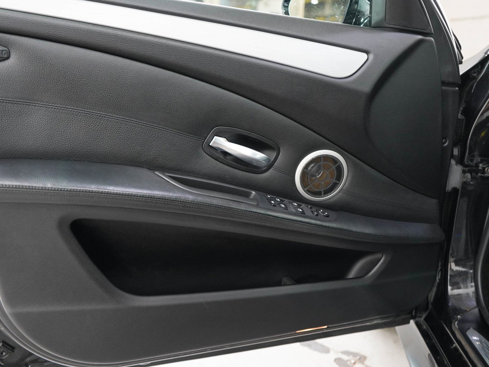 Used 2008 Black Sapphire Metallic BMW Base image 17
