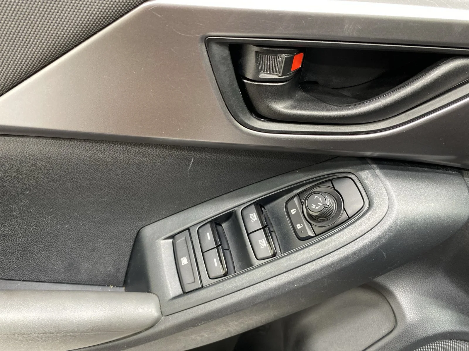 Used 2024 Gray Subaru Base image 13