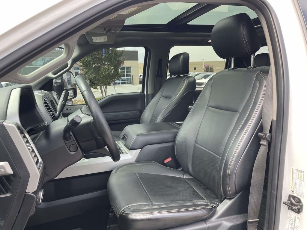 Used 2017 White Platinum Metallic Tri-Coat Ford Lariat image 8