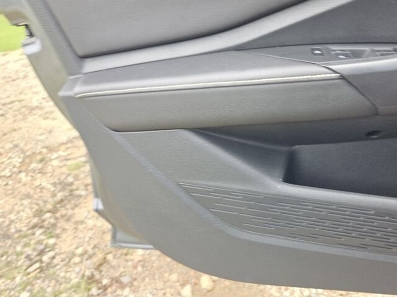 Used 2024 Platinum Gray Metallic Volkswagen SE image 26