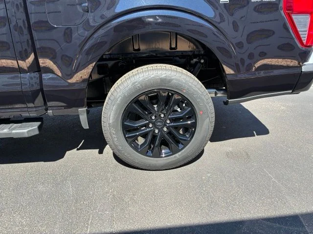 New 2026 Agate Black Metallic Ford XLT image 17