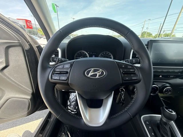 Used 2022 Black Hyundai SEL image 14