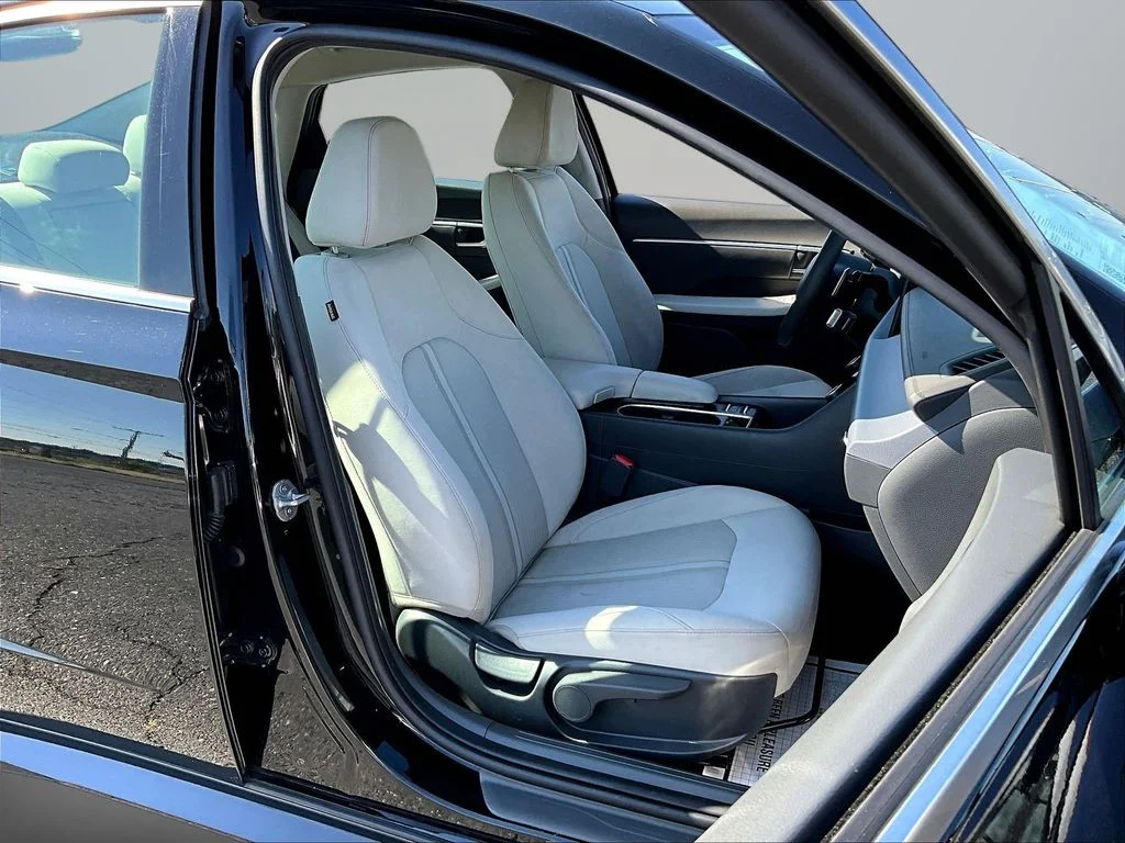 Certified Used 2024 Black Hyundai SEL image 27