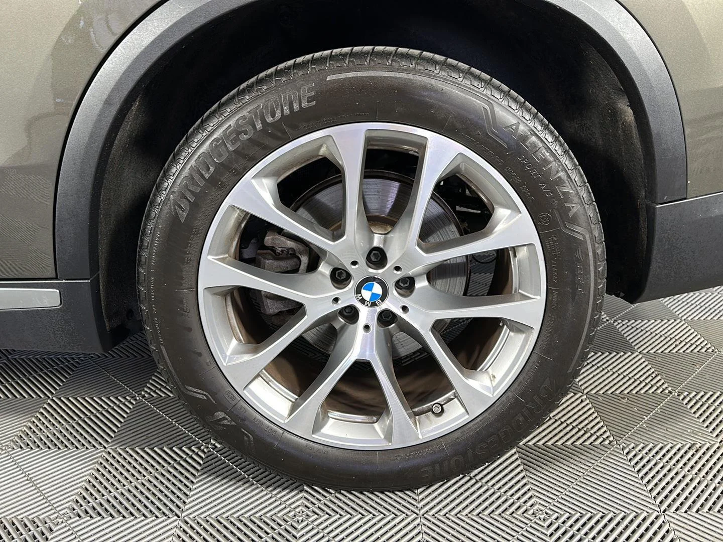 Used 2024 Manhattan Green Metallic BMW xDrive40i image 8
