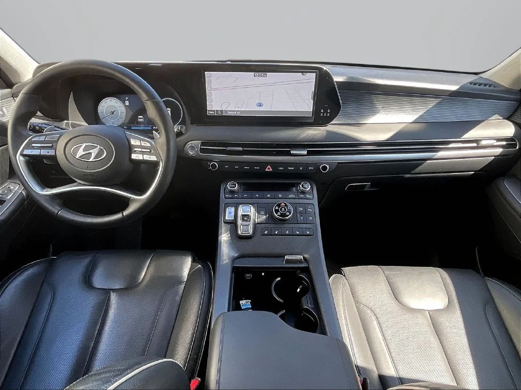 Used 2023 White Hyundai Limited image 9