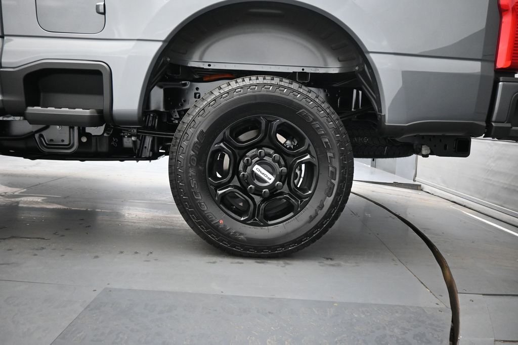 New 2026 Carbonized Gray Metallic Ford XL image 17