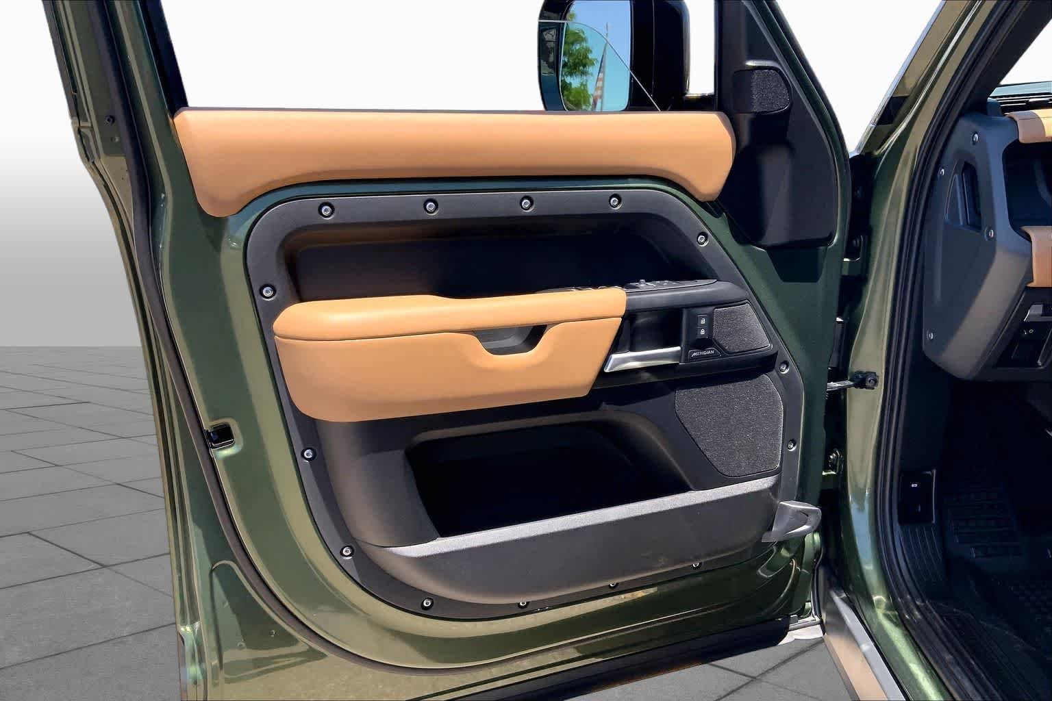 New 2026 Woolstone Green LAND ROVER S image 10