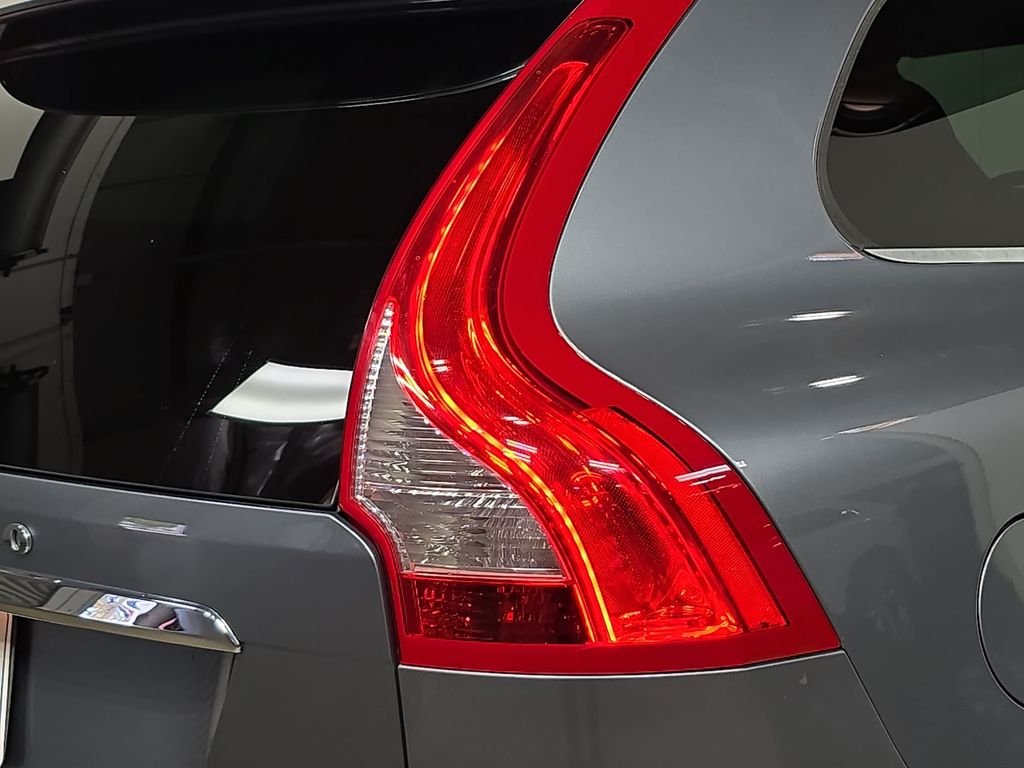 Used 2016 Gray Volvo T5 Drive-E Premier image 30