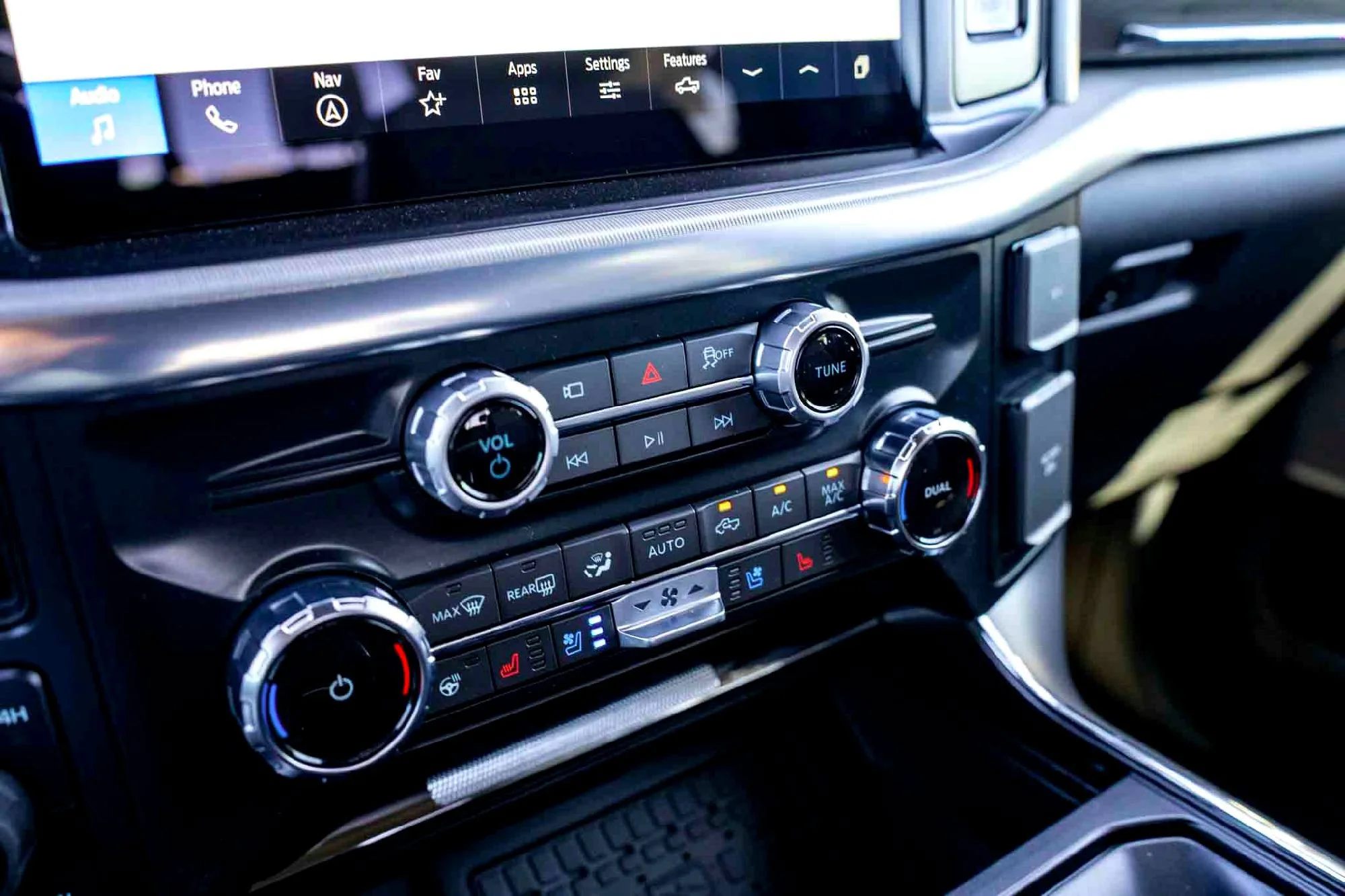 2025 Ford F-150 Lariat - Photo 16