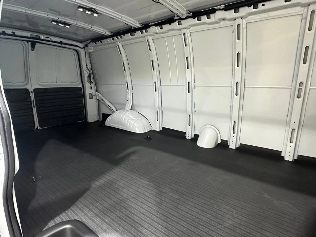 2025 Chevrolet Express Cargo Work Van - Photo 25