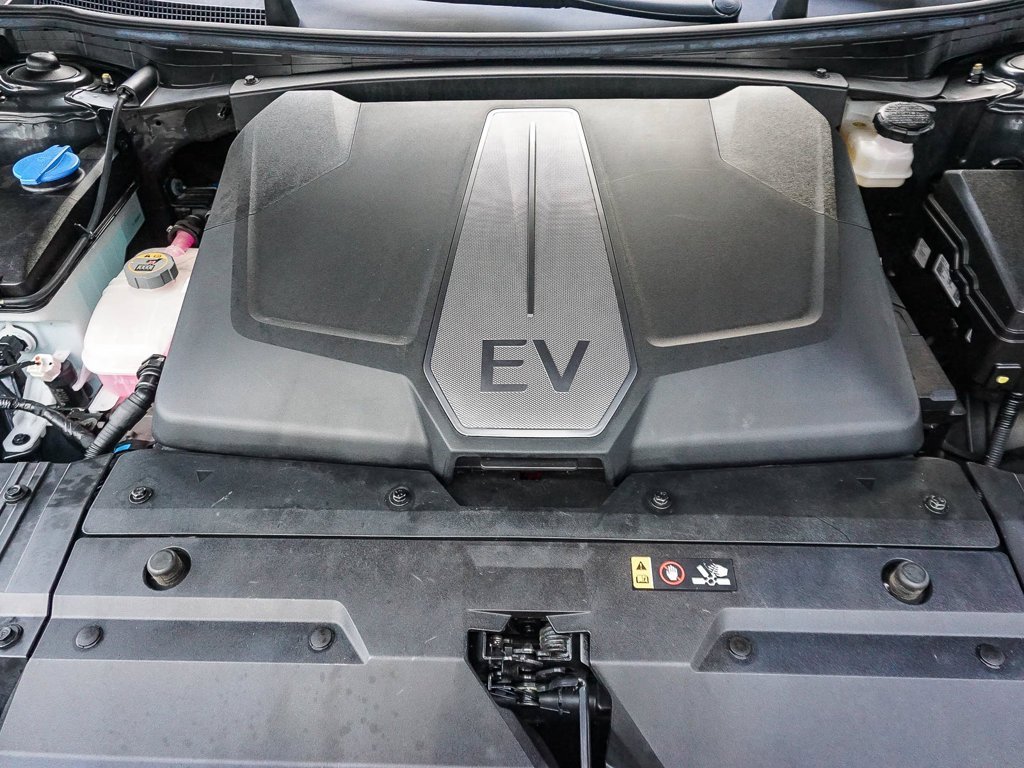 Used 2024 Gray Kia Light image 26