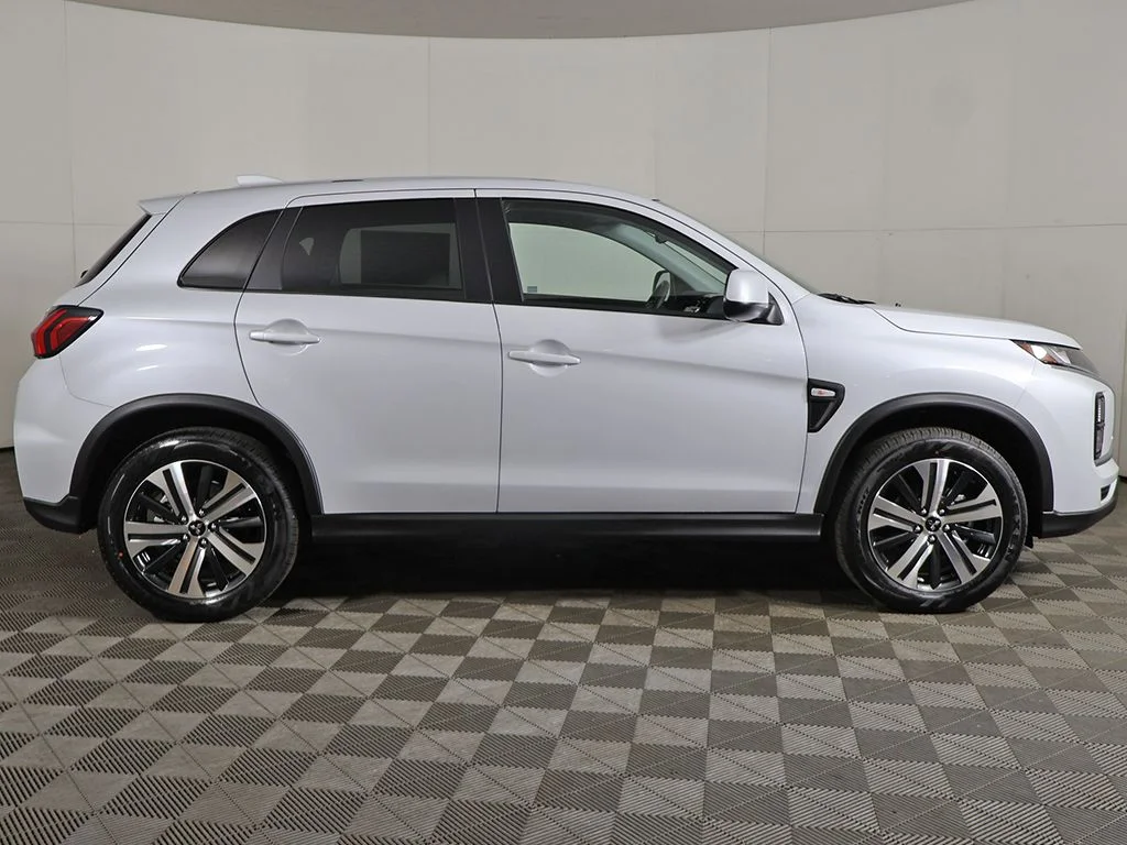 New 2026 White Mitsubishi 2.0 ES image 11