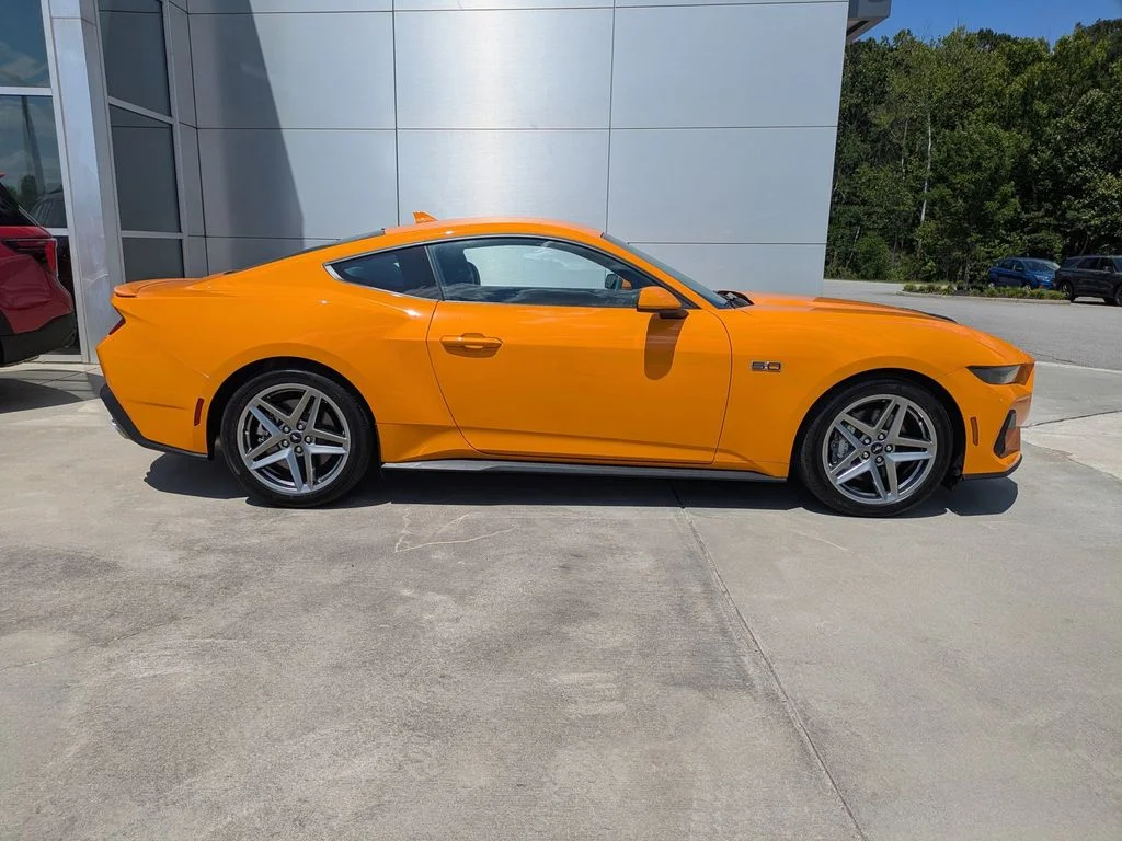 New 2026 Orange Fury Metallic Tri-coat Ford GT Premium image 3