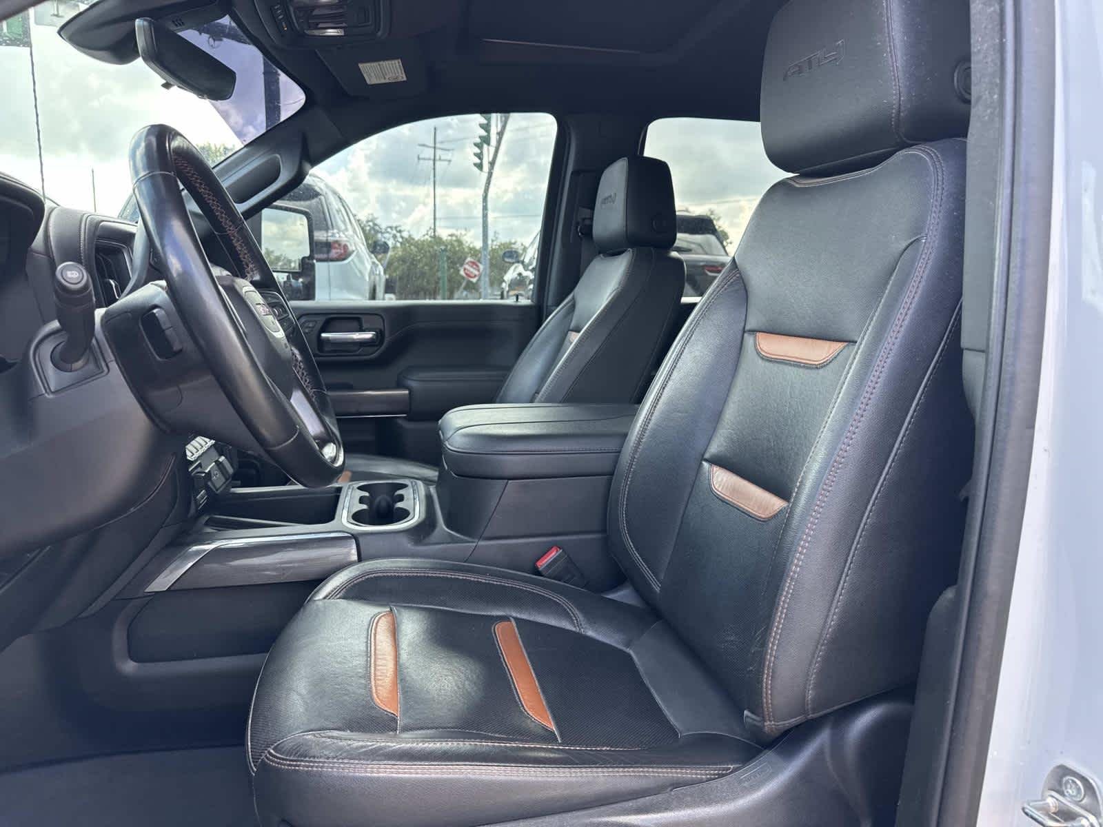 Used 2023 SUMMIT WHITE GMC AT4 image 9