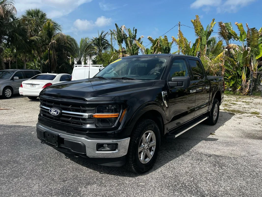Used 2025  Ford XLT image 2