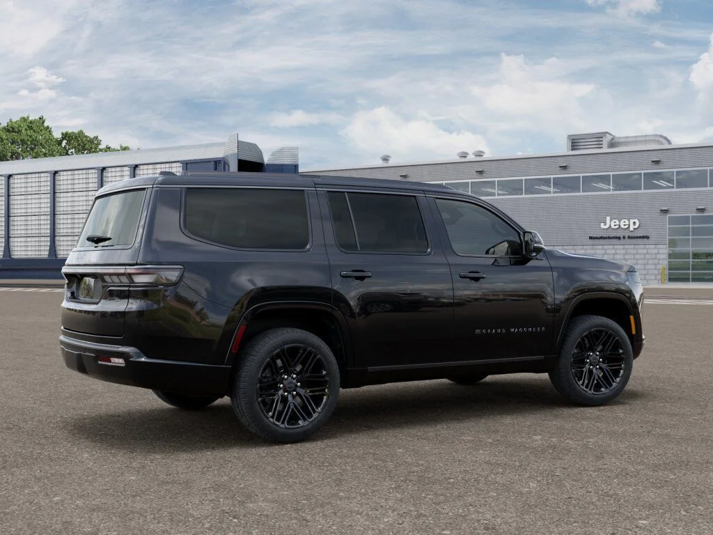 New 2026 High Gloss Black Exterior Paint Jeep Limited Reserve image 4