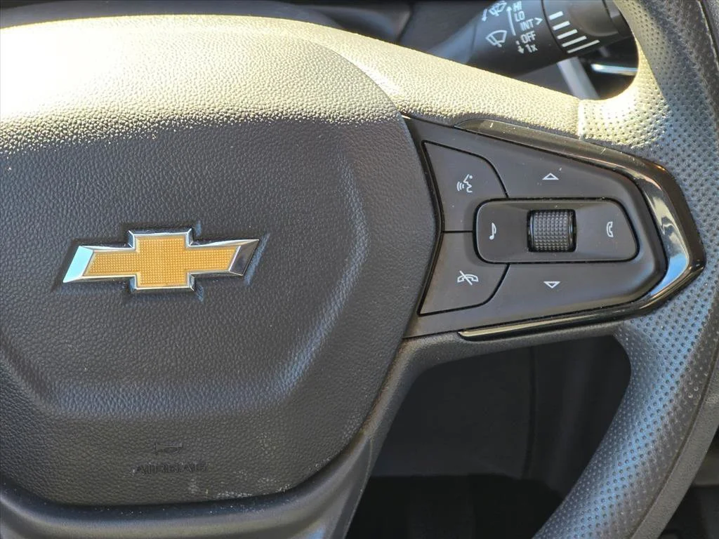 Used 2025 Crimson Metallic Chevrolet LT image 18