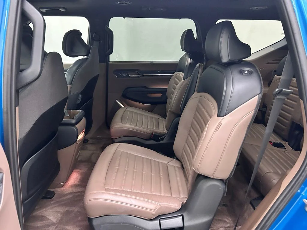 Used 2024 Blue Kia Land image 14