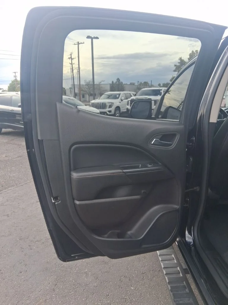 Used 2022 Black GMC AT4 w/Leather image 8