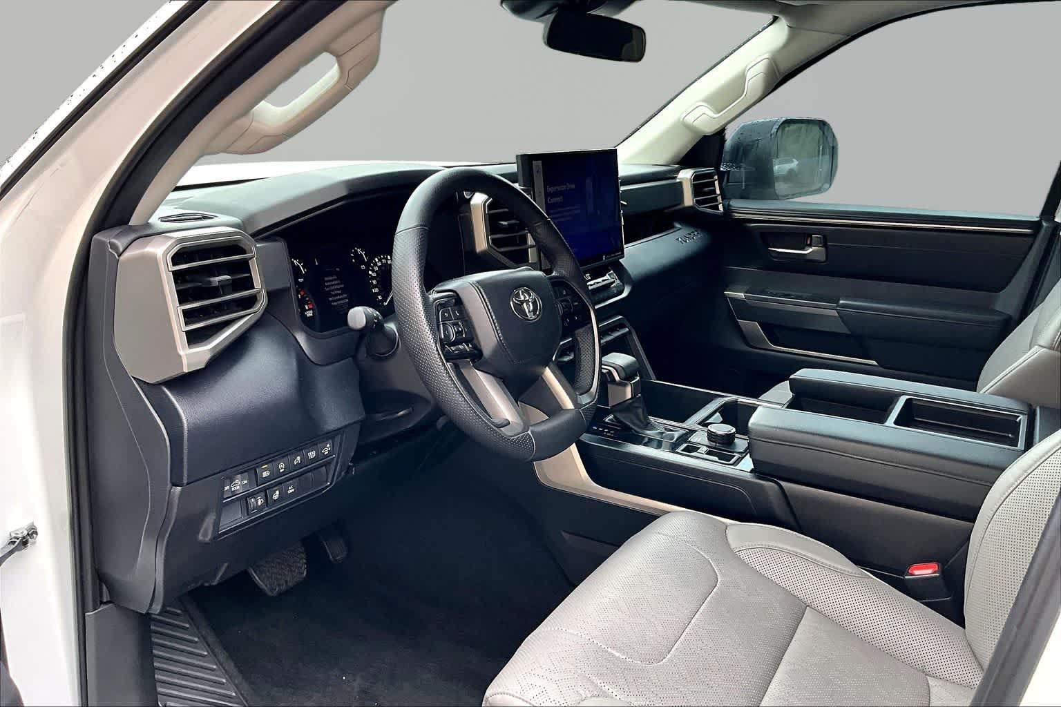 Used 2024 Ice Cap Toyota SR5 image 18