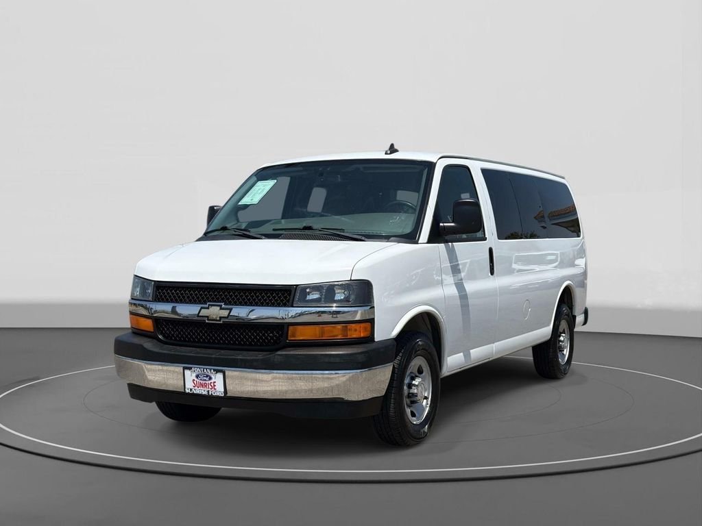 2017 Chevrolet Express 3500 LS's photo