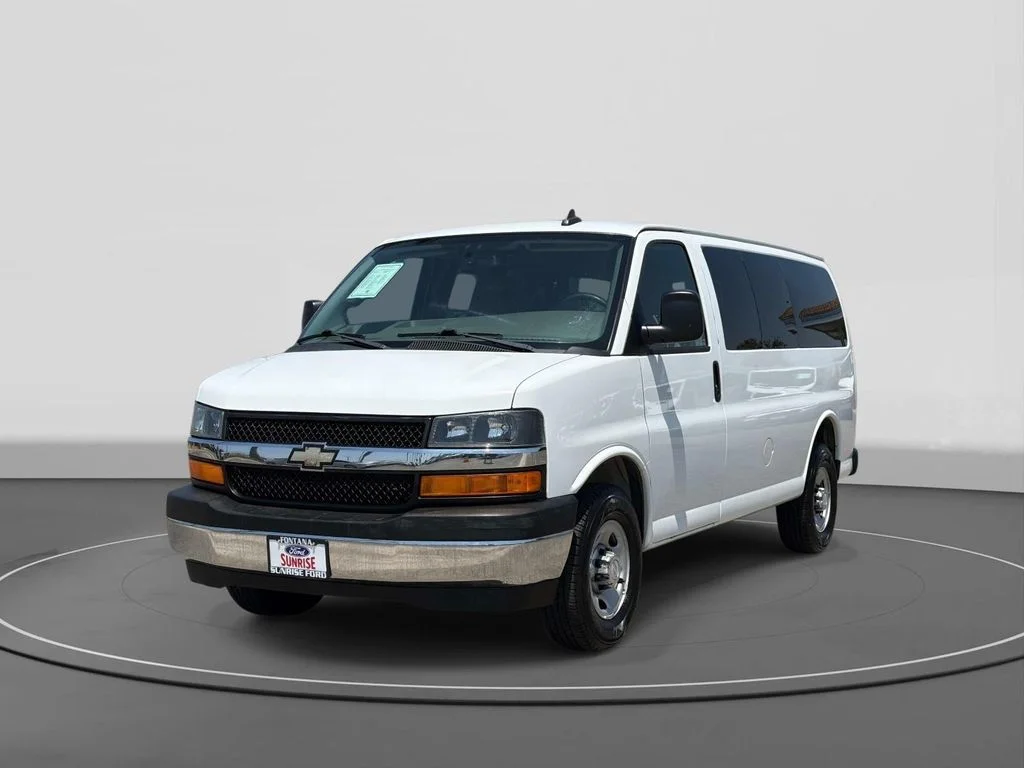 2017 Chevrolet Express 3500 LS's photo