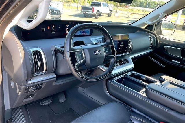 Used 2025 Agate Black Metallic Ford Platinum image 13