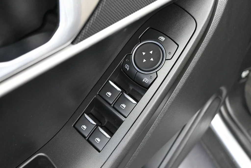 Used 2022 Silver Ford Base image 19