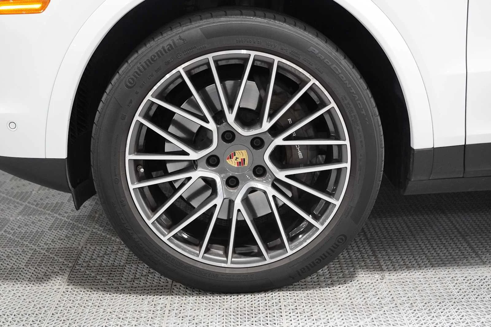 Used 2022 Carrara White Metallic Porsche  image 7