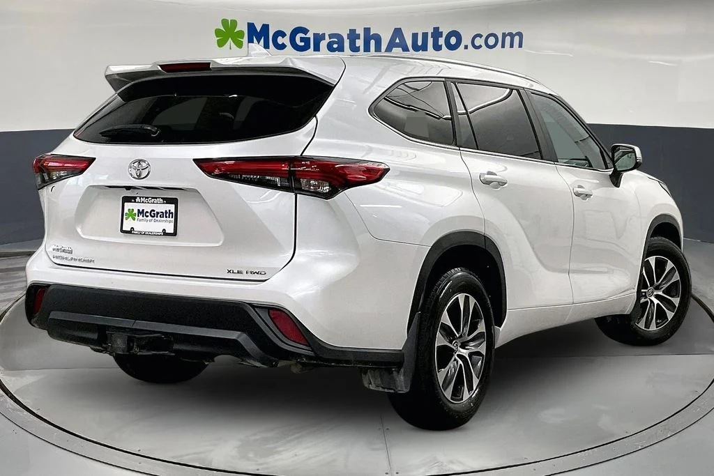 Used 2023 Beige Toyota XLE image 16