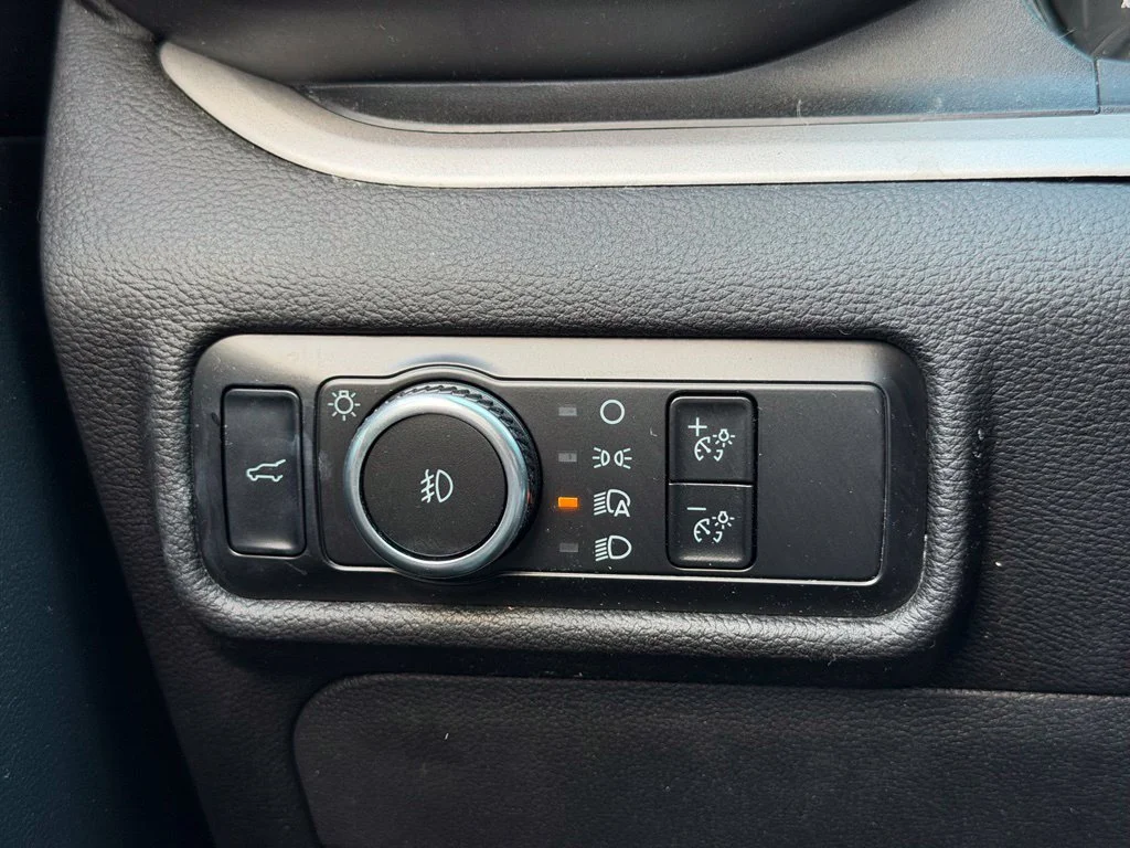 Used 2023 Gray Ford XLT image 28