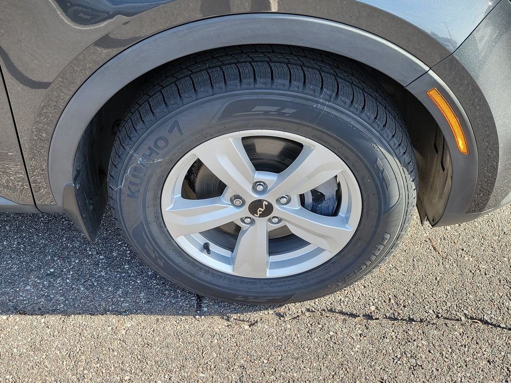 Certified Used 2022 Gravity Gray Kia LX image 41
