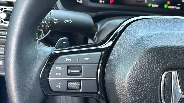 Used 2025  Honda Sport image 22