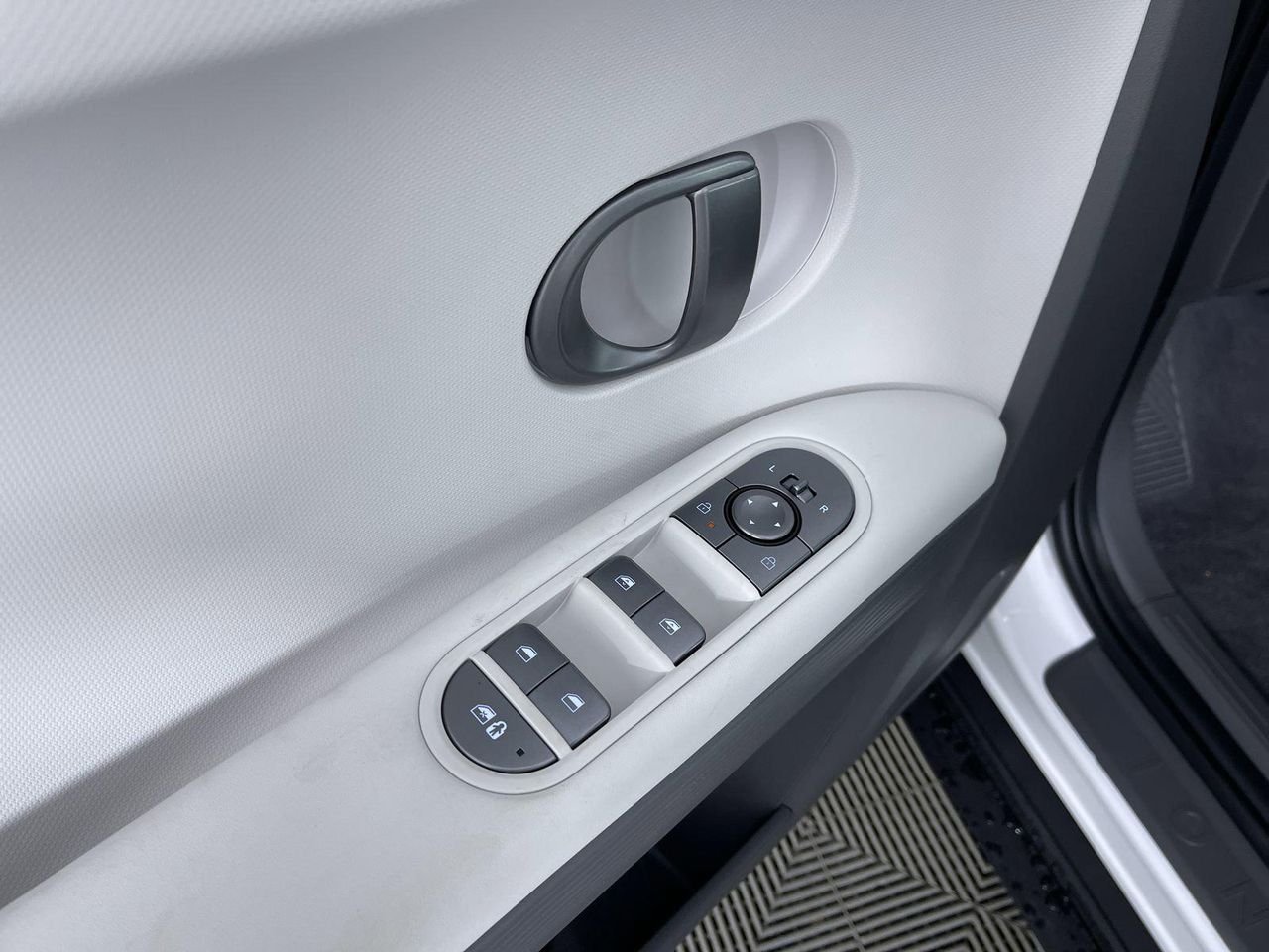 New 2026 Atlas White Matte Hyundai SEL image 25