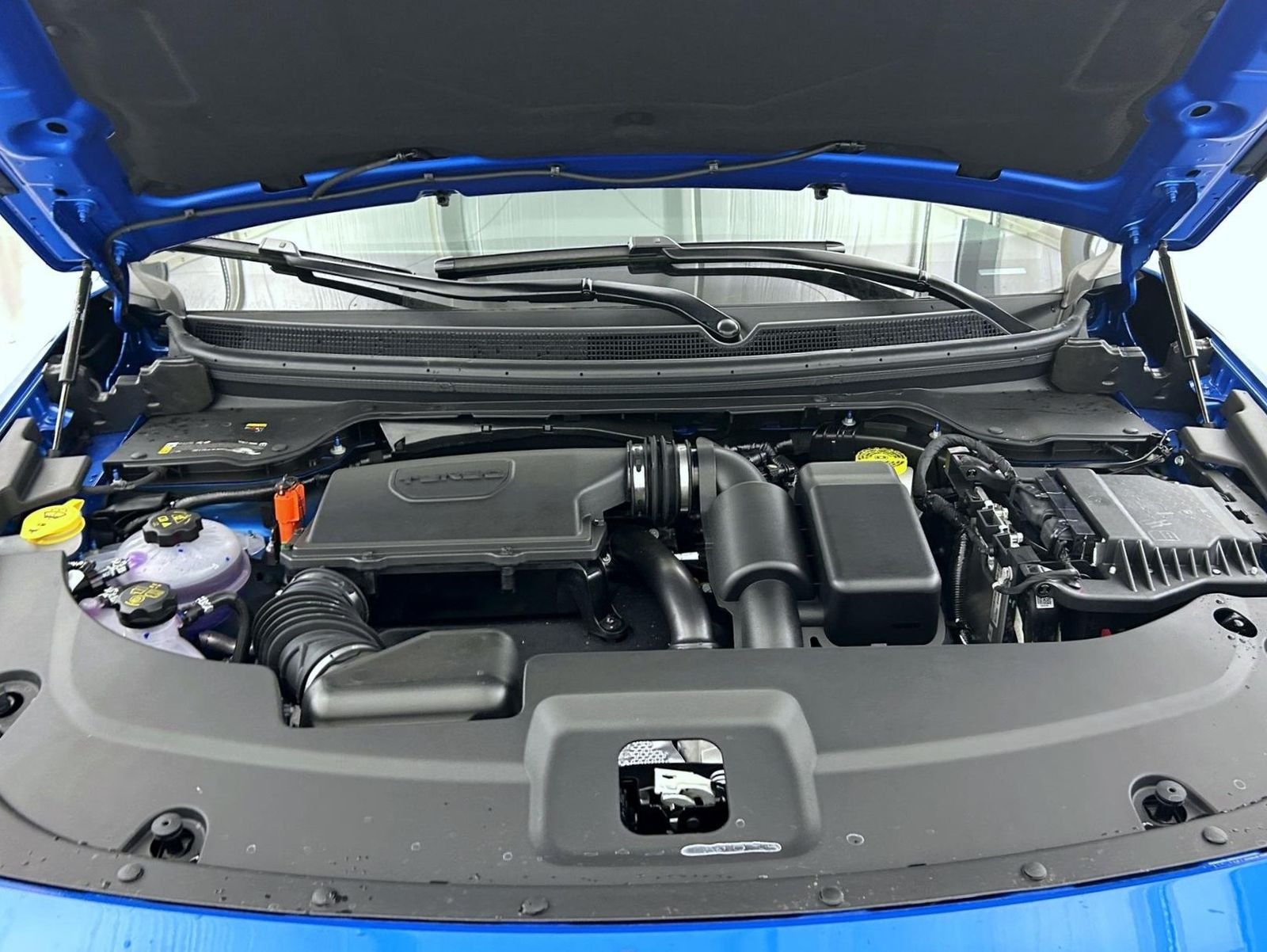 New 2026 Hydro Blue Pearl-Coat Exterior Paint Jeep Limited image 25