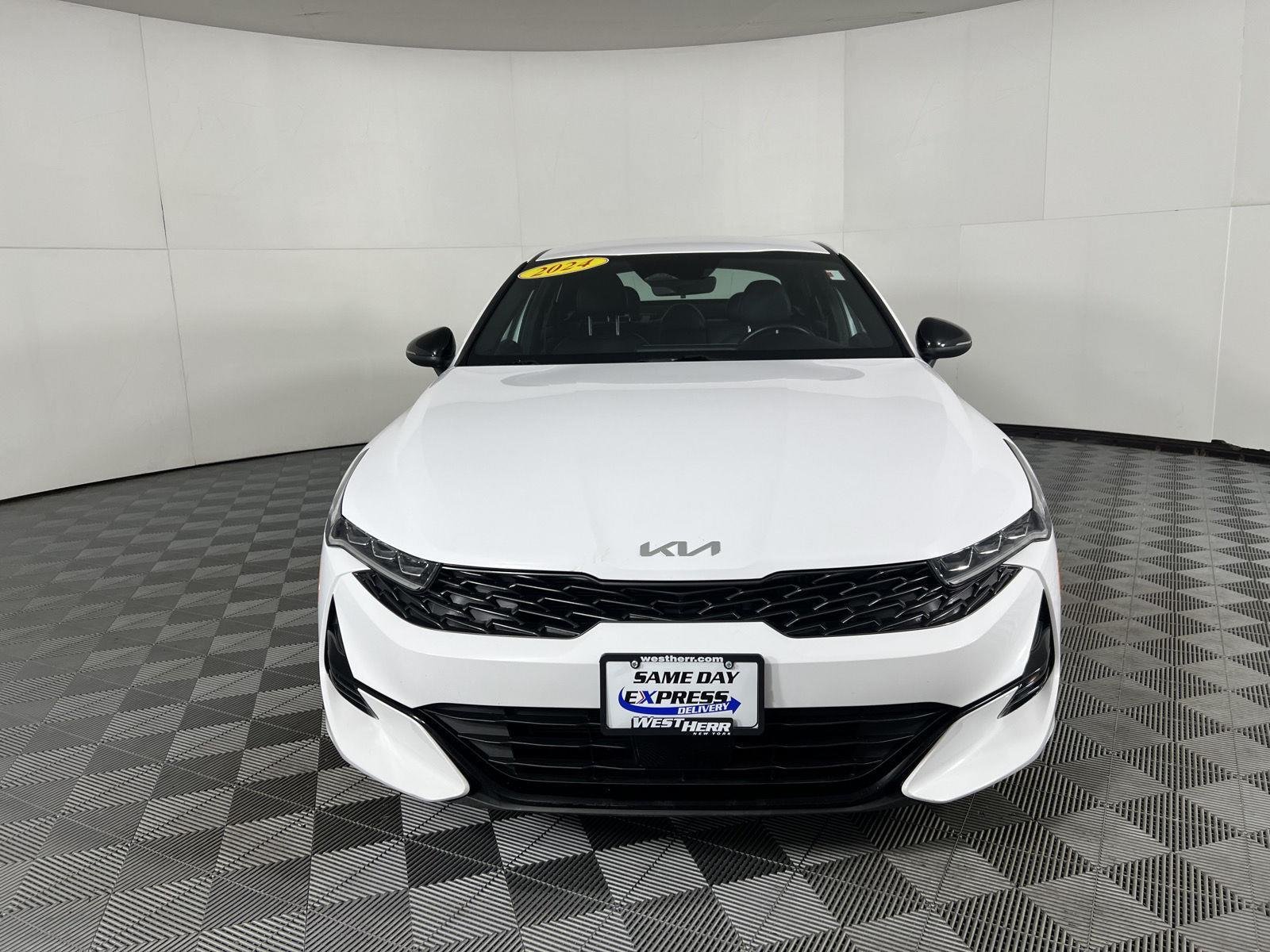 Used 2024 Glacial White Pearl Kia GT-Line image 2