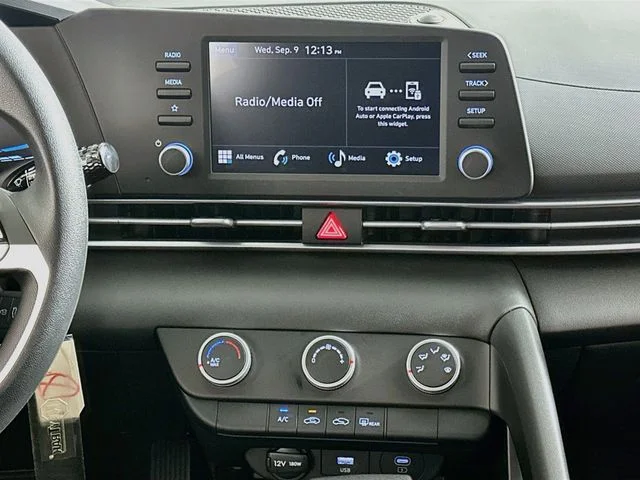 New 2026 Hyundai ELANTRA SE