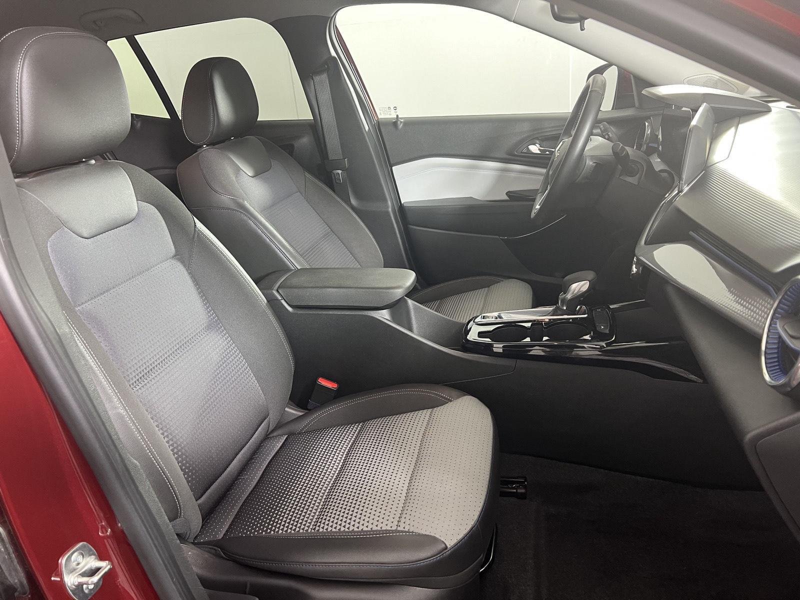 Used 2025 Crimson Metallic Chevrolet LT image 20