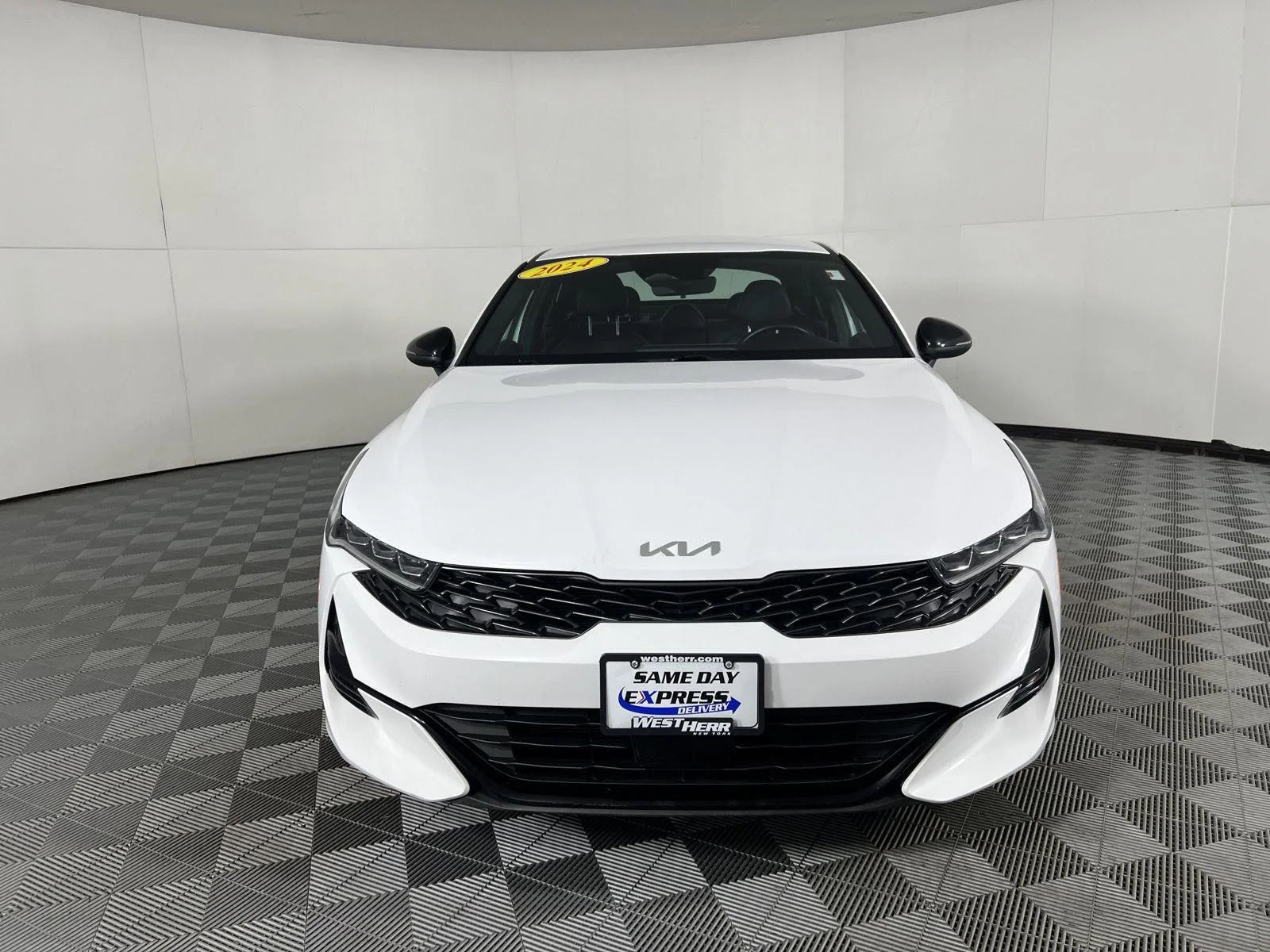 Used 2024 Glacial White Pearl Kia GT-Line image 2