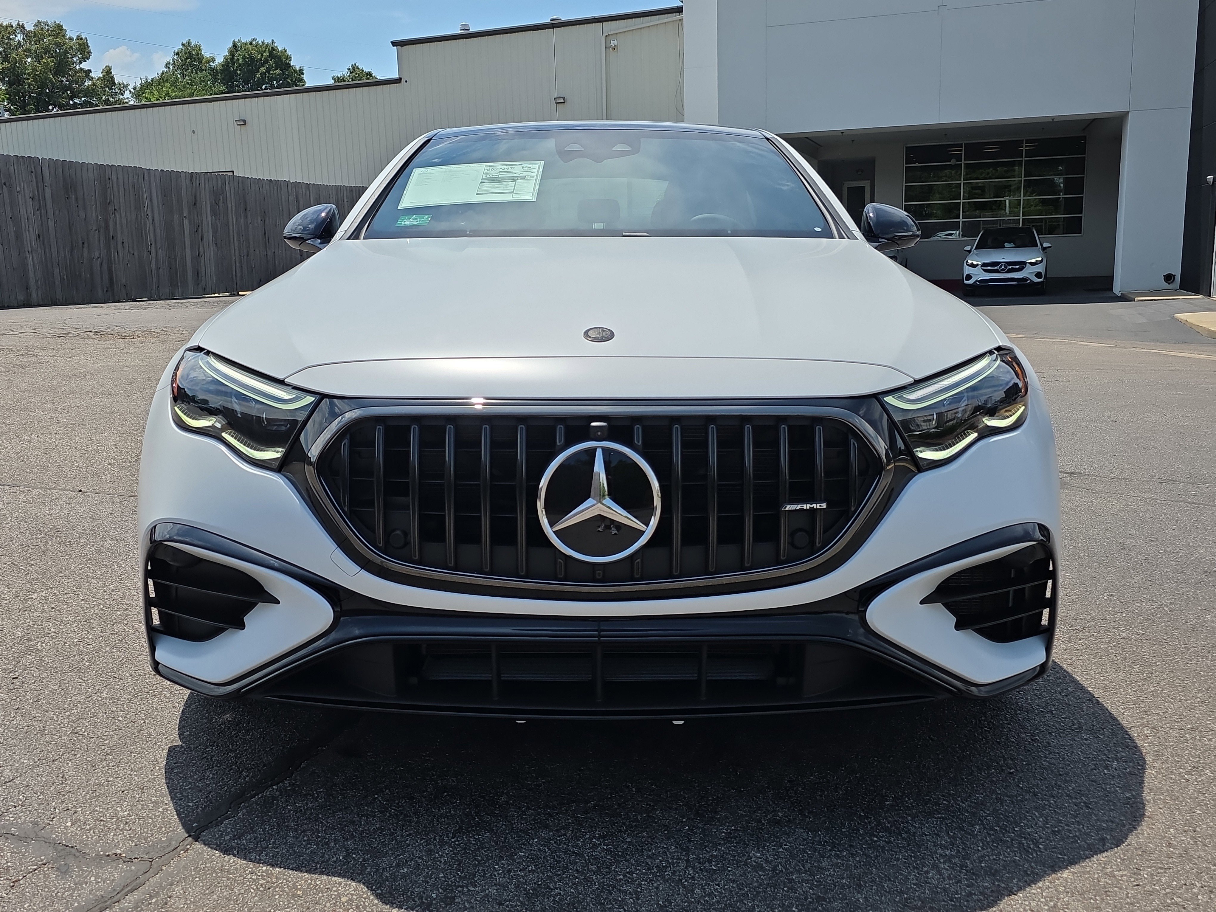 New 2026 MANUFAKTUR Moonlight White Magno Mercedes-Benz E 53 AMG® image 36