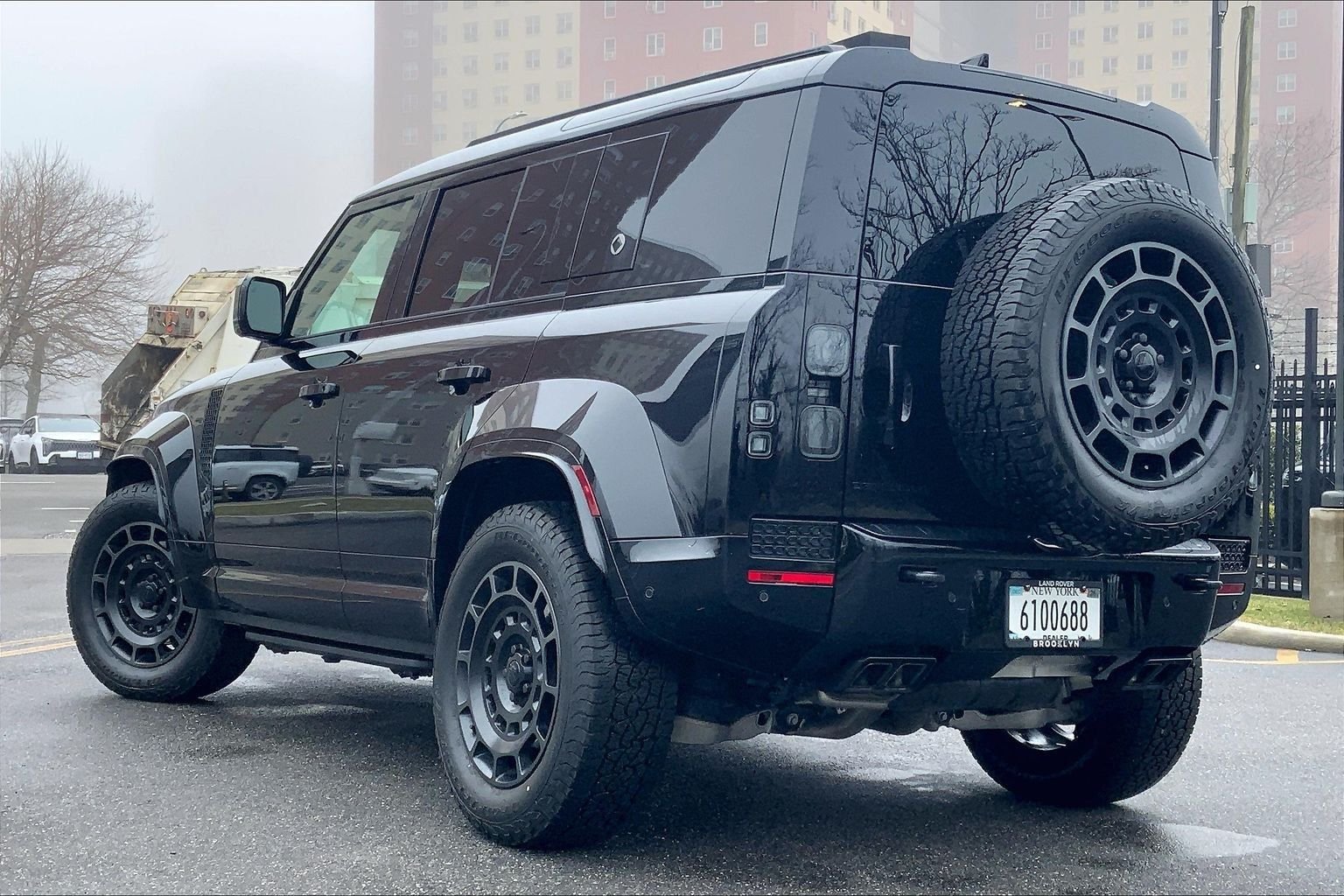 New 2026 Narvik Black Land Rover OCTA Black image 12