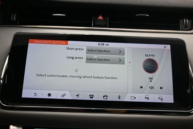 Used 2020  Land Rover First Edition image 21