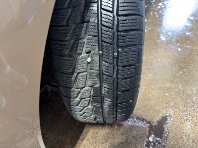 Used 2015 Brown Kia Base image 14