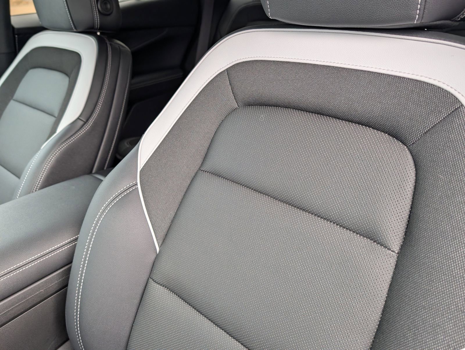 2025 Chevrolet Blazer EV LT - Photo 17