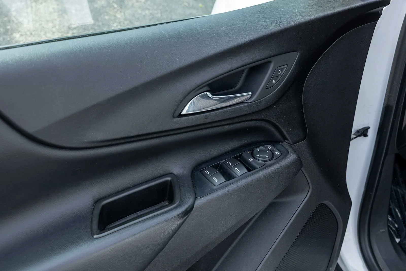 Used 2019 SUMMIT WHITE Chevrolet LT image 13