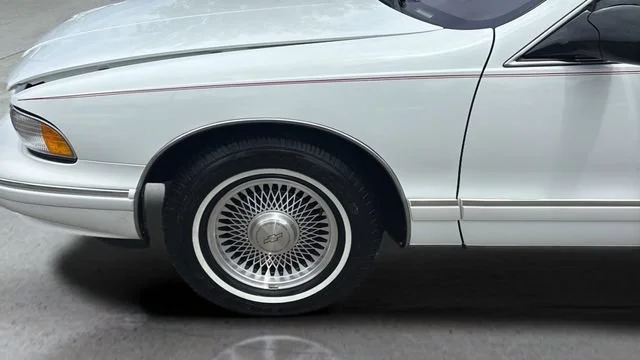Used 1996 White Chevrolet 1SA Special Value Pkg image 30