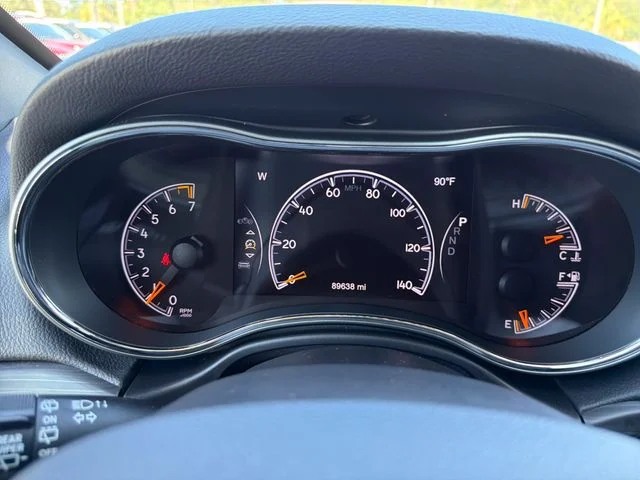 Used 2019 White Jeep Altitude image 33