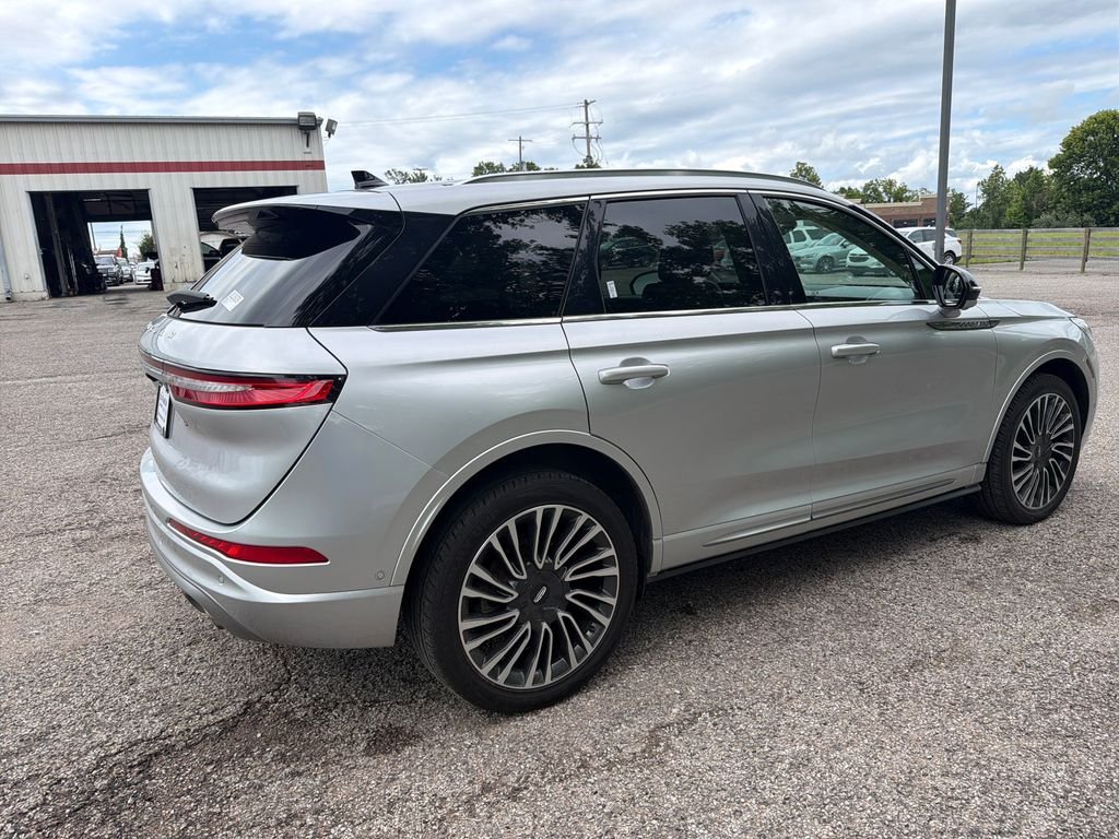Used 2020 Silver Lincoln Reserve image 5