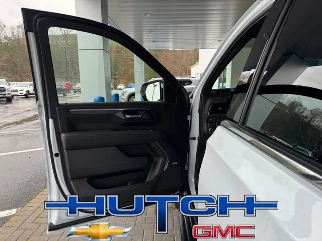 New 2026 Polar White Tricoat Chevrolet Premier image 10